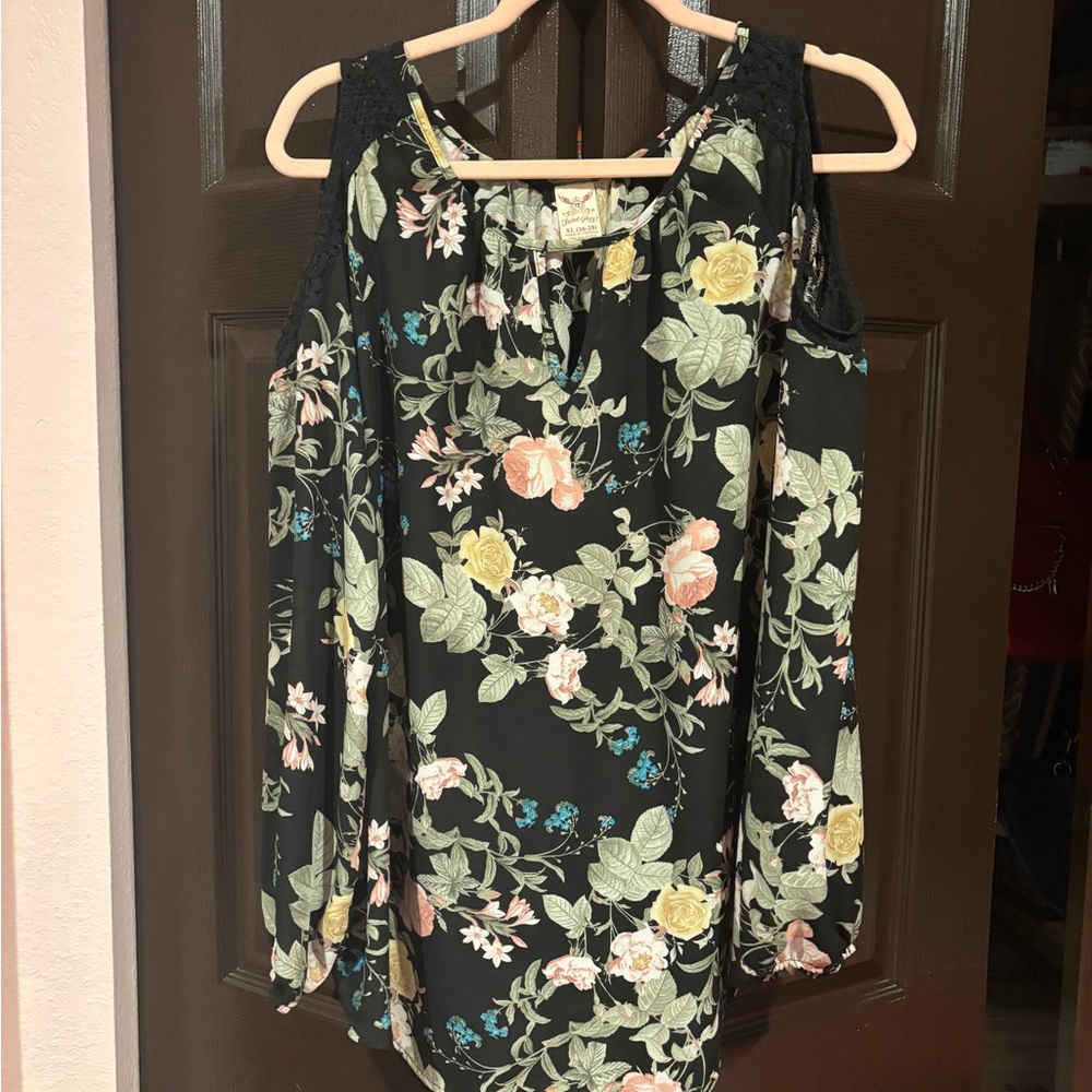 Faded Glory Black Floral Cold Shoulder Blouse - Picture 2 of 6